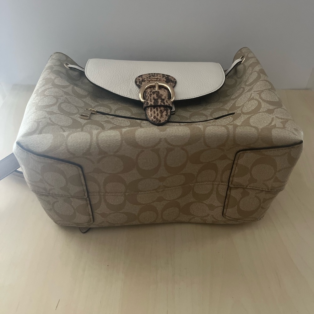 NWT COACH CA426 KLEO BACKPACK IN BLOCKED SIGNATURE CANVAS KHAKI CHALK BAG - Picture 7 of 10